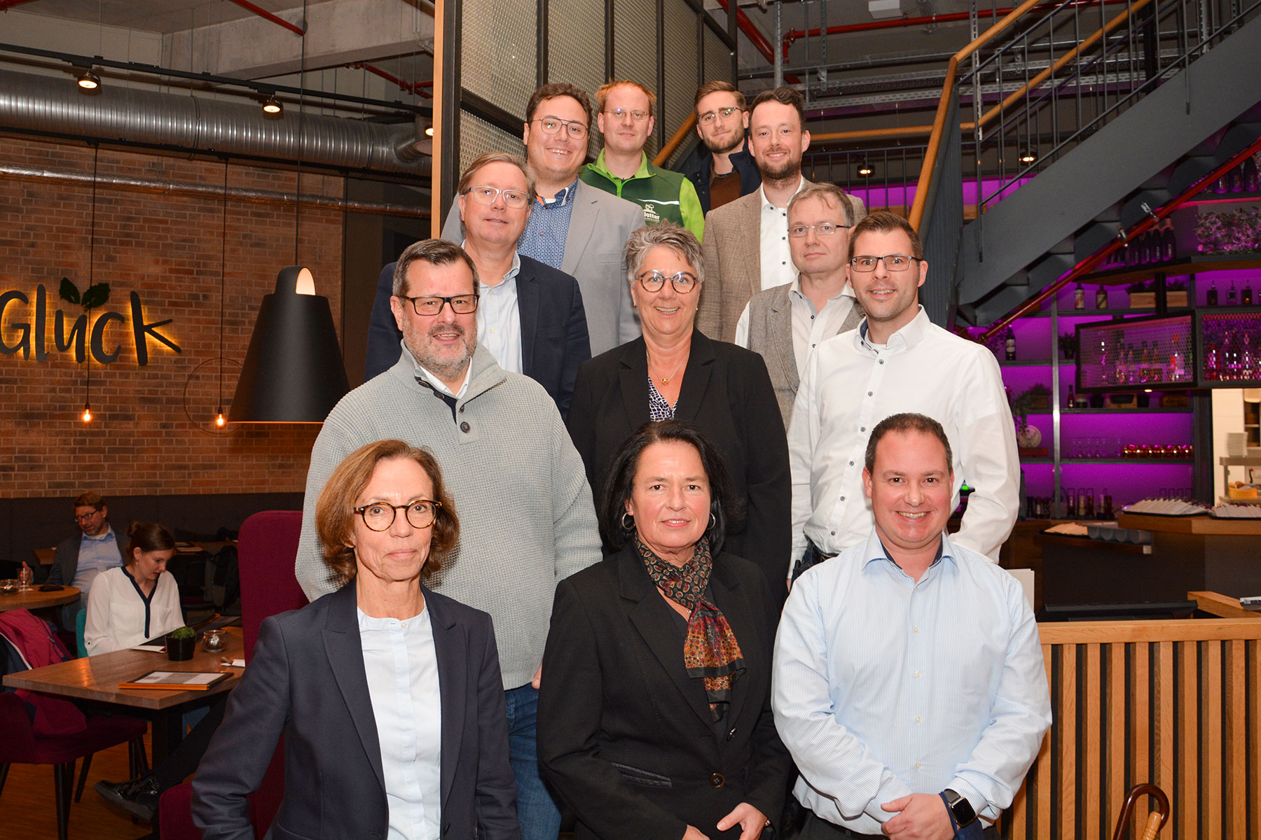 Der Verein Existenz und Zukunft mit dem Vorsitzenden Michael Schmitz (erste Reihe rechts). Foto: Frank Wöstmann/Regio-Press